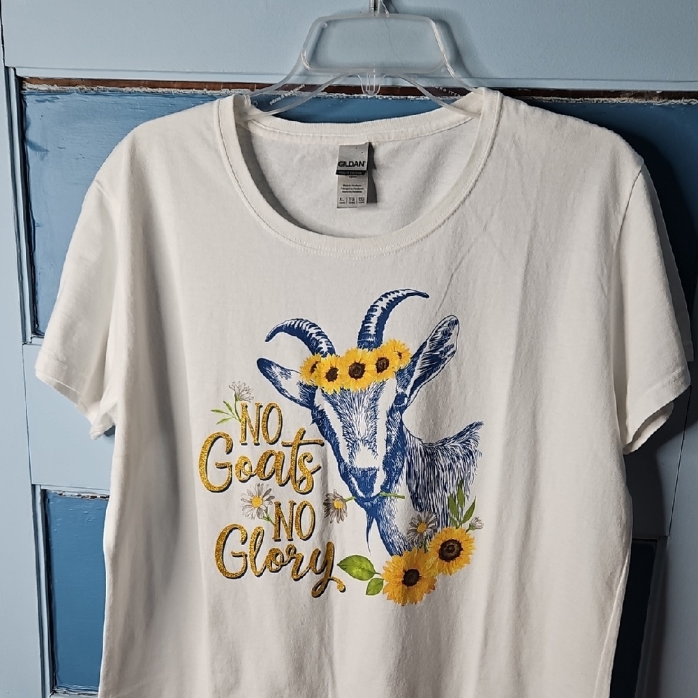 Gildan White Tee with Blue Goat and Sunflower Design XL